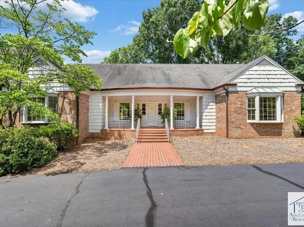 266 Plantation Rd, Martinsville, VA 24112