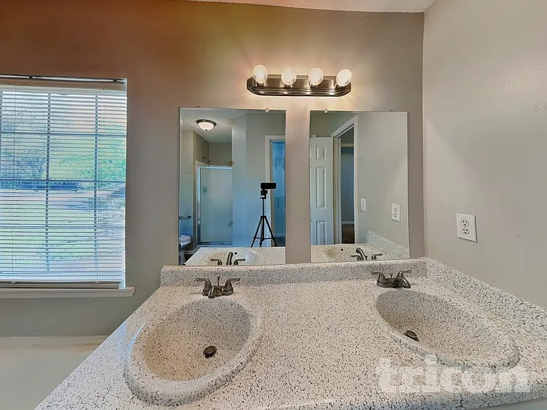 547 Horseshoe Cir — Photo 6