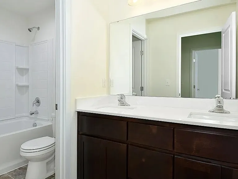 2129 NW Woodland Dr — Photo 4
