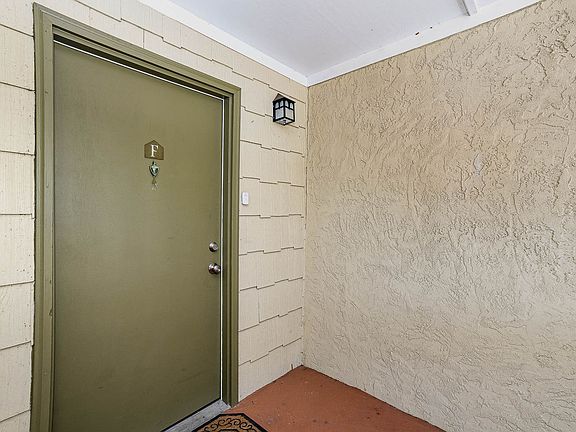 3rd image of 3570 Sable Palm Ln Unit F