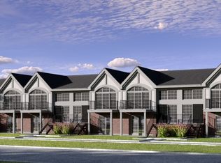 642 Ruby Rd, Crystal Lake, IL 60014