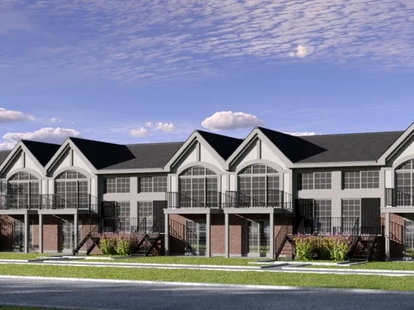 642 Ruby Rd, Crystal Lake, IL 60014