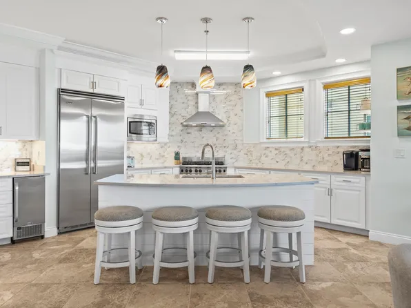 116 Carillon Market St Unit 302, Panama City Beach, FL 32413
