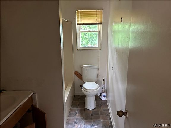 5th image of 331 Mercury St
