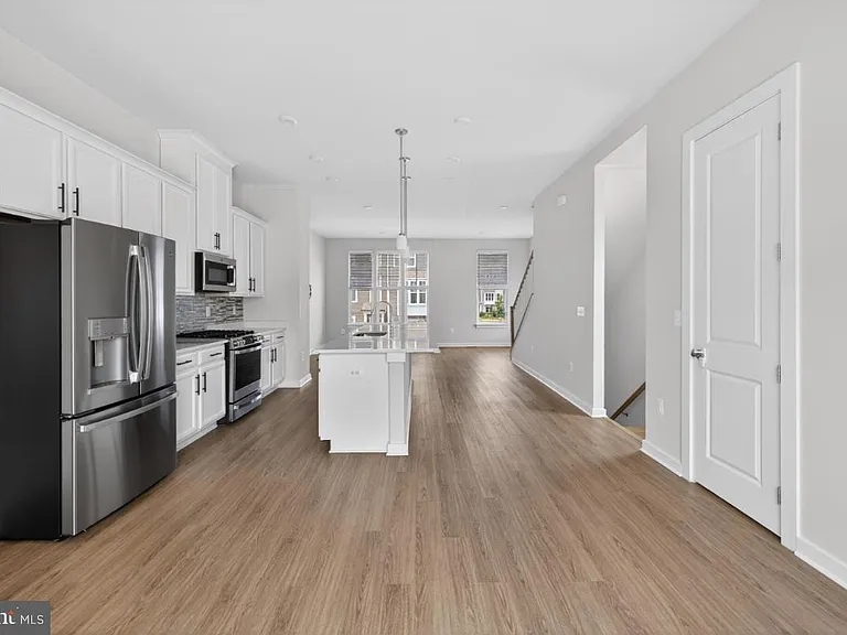 1601 Grove Chestnut Rd — Photo 15