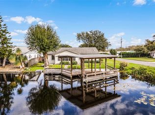 26603 W Cove Dr, Tavares, FL 32778