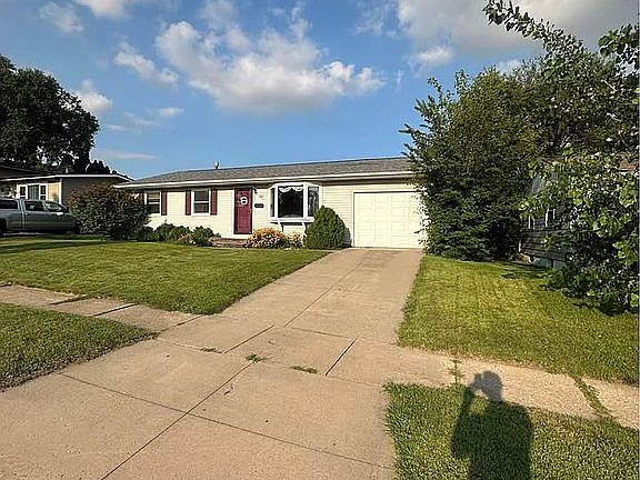 2nd image of 321 Peace Ave NW