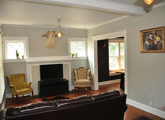 3rd image of 4422 Campbell St