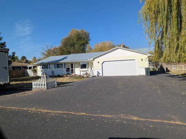 130 N Peter French Ave, Hines, OR 97738