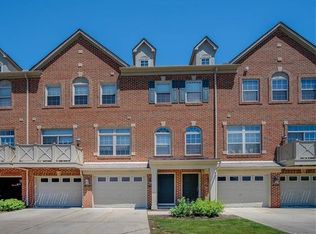 39773 Rockcrest Cir, Northville, MI 48168