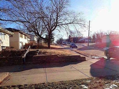 4th image of 7814 Parker St
