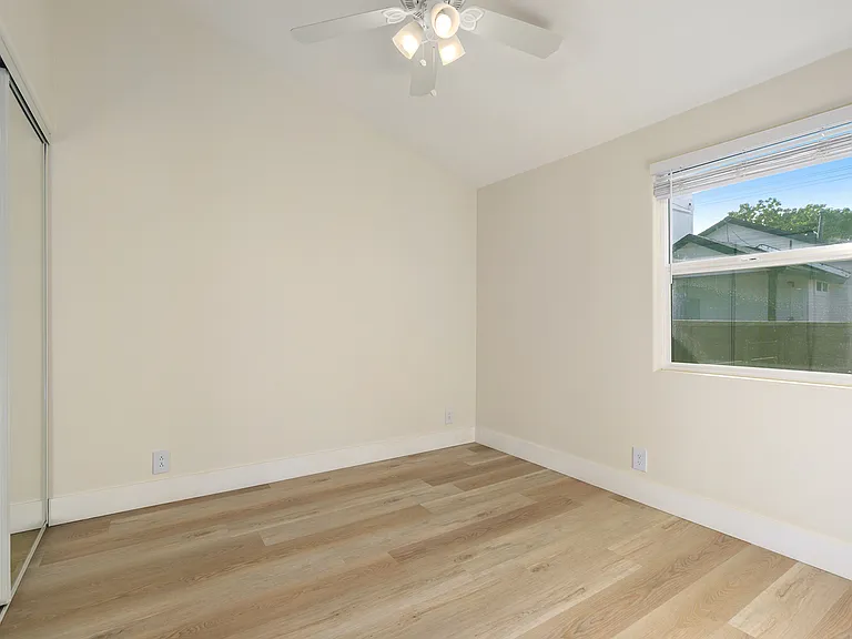 1010 S Tremont St #B — Photo 6