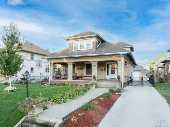 2131 Summit St, Sioux City, IA 51104