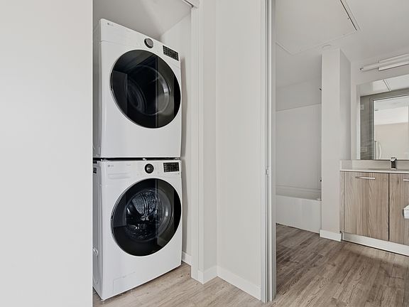 5th image of 16300 Ventura Blvd #403