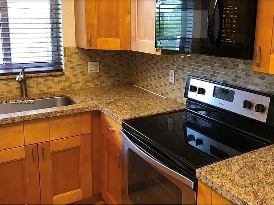 1st image of 639 NE 10th Ave APT 205