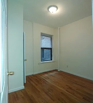 Rented by Moss Realty Company | media 6