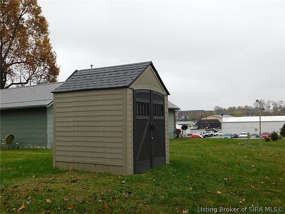 3rd image of 103 N Brandywine Court