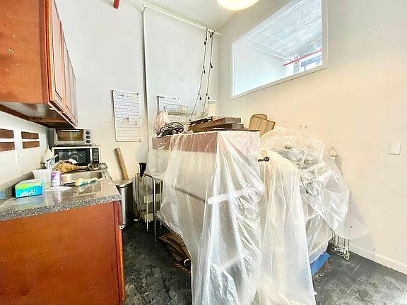 5th image of 248 McKibbin St #1PO