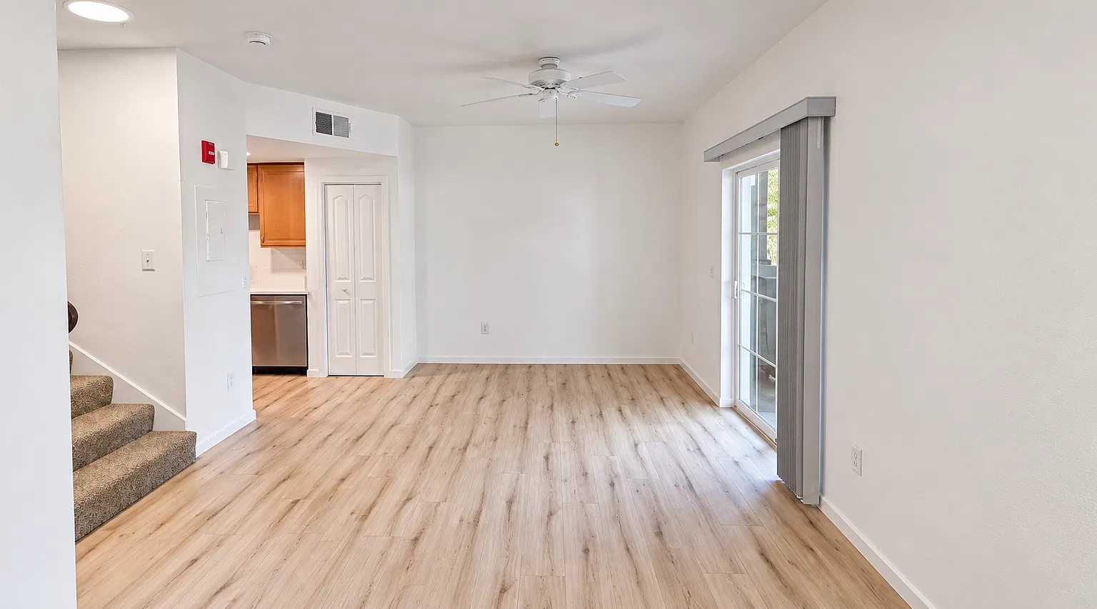 2 bed, 2.5 bath, 850 sqft, $2,475 — Photo 4