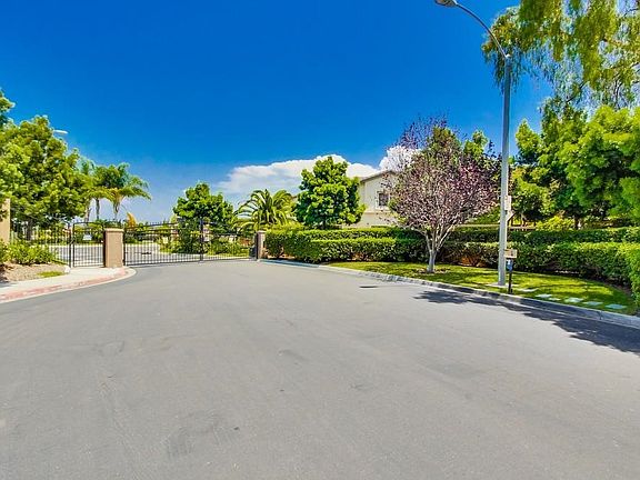 3rd image of 105 Lion Cir