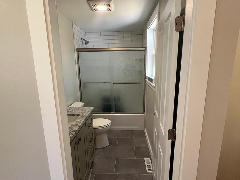 94 Pleasant St — Photo 8