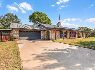 305 Huggins Dr, Springtown, TX 76082
