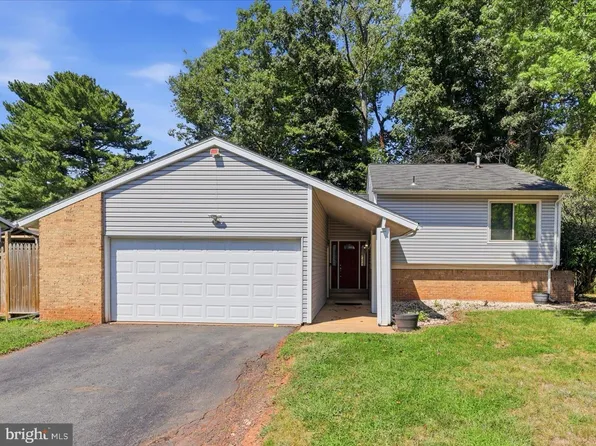 112 Hillsdale Dr, Sterling, VA 20164