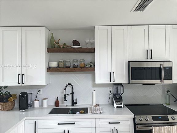 3rd image of 10700 NW 30th Pl APT 1