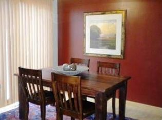 1146 Ridge Bluff Dr, Chaska, MN 55318