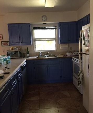 5th image of 903 NE 10th Ln