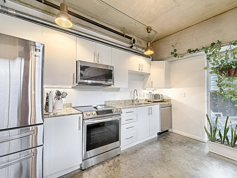 1001 Belleview St #104 — Photo 18
