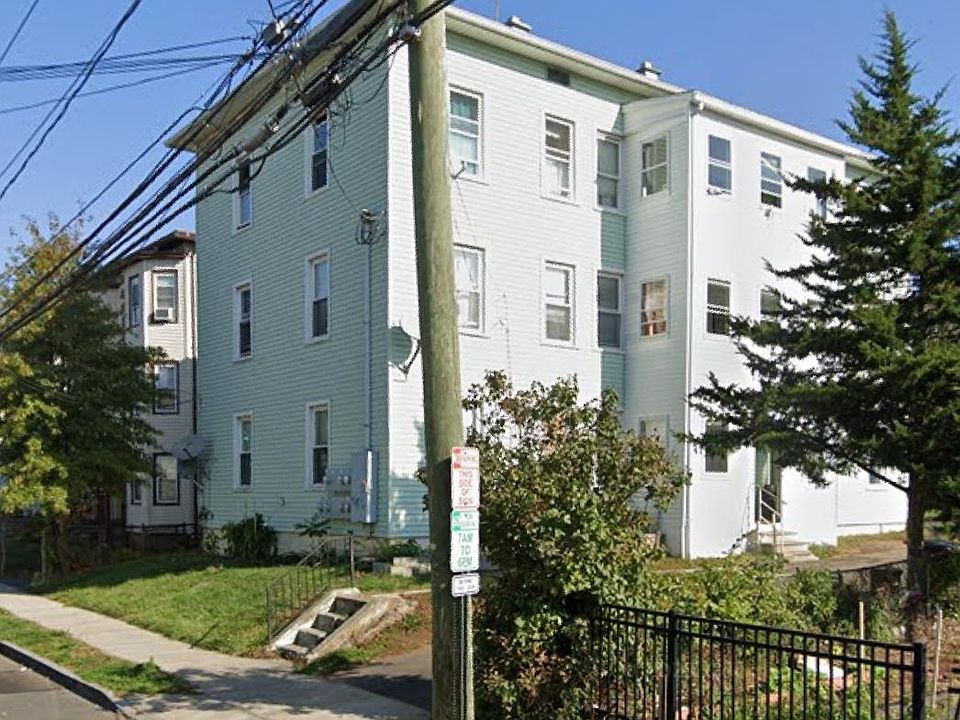 1st image of 315 Washington St #3