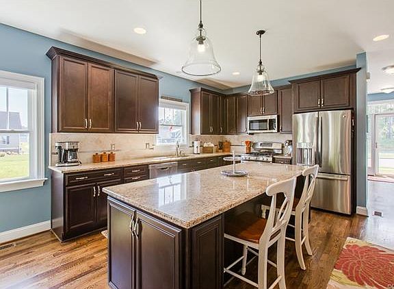 3rd image of 11276 Ashland Park Dr