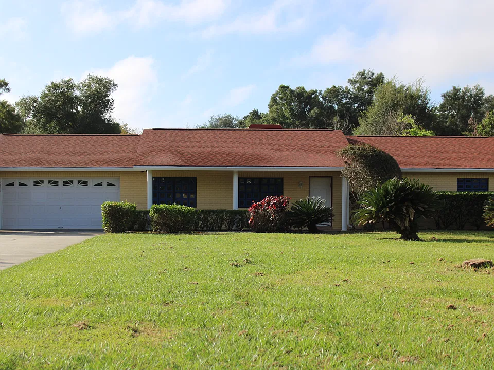 1103 Hummingbird Ln