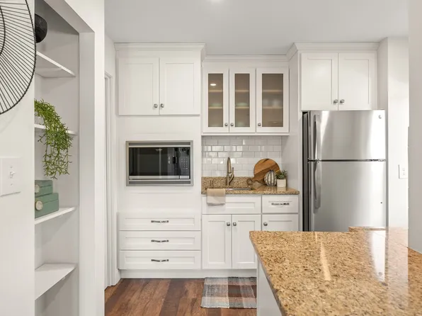 35 Desmoines Rd APT 310, Quincy, MA 02169