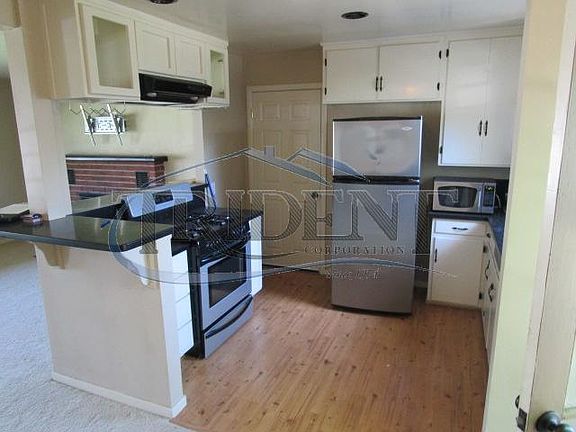 5th image of 2225 Greeley Dr