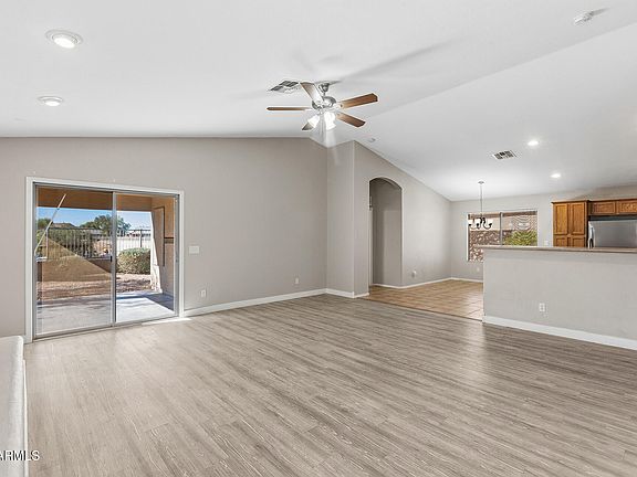 3rd image of 618 S 122ND Lane