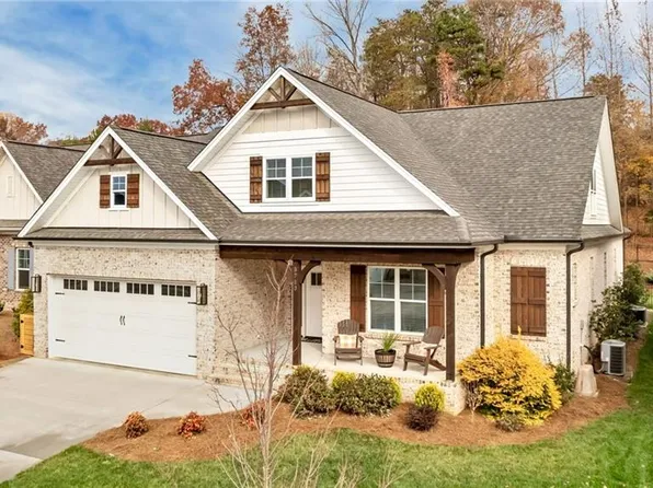 5713 Cedarmere Dr, Winston Salem, NC 27106