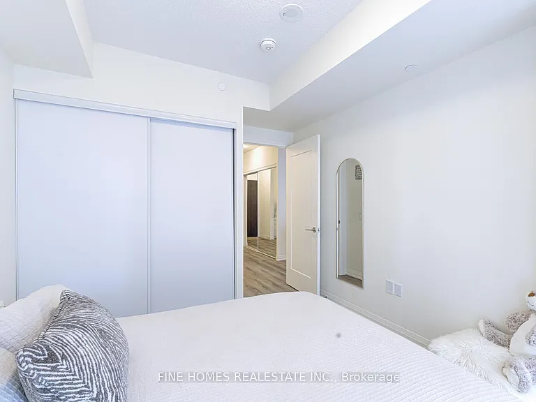 9000 Jane St #1903 — Photo 21