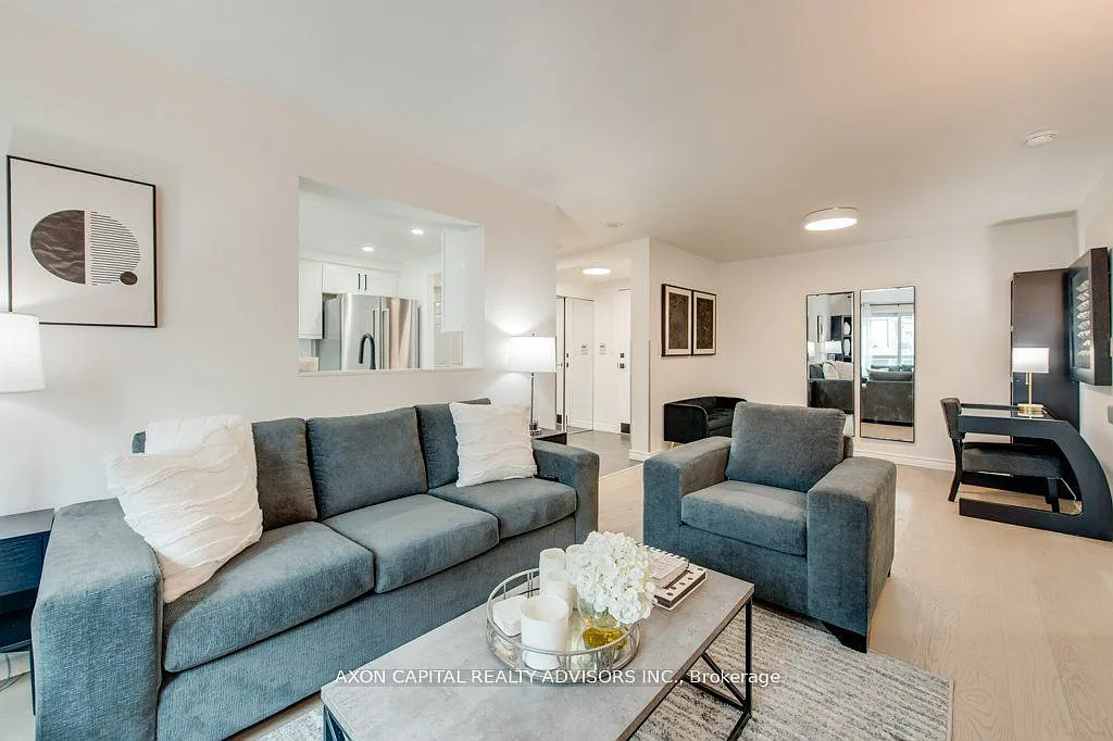 Building Photo - 168 Simcoe St #1513