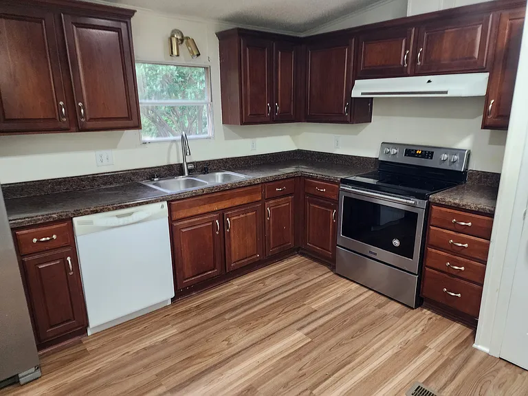 1241 Shannonbrook Ln — Photo 23