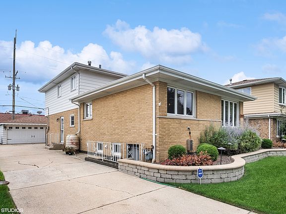 2nd image of 10713 Lacrosse Ave