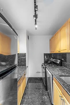 Rented by Anchor Associates | media 12