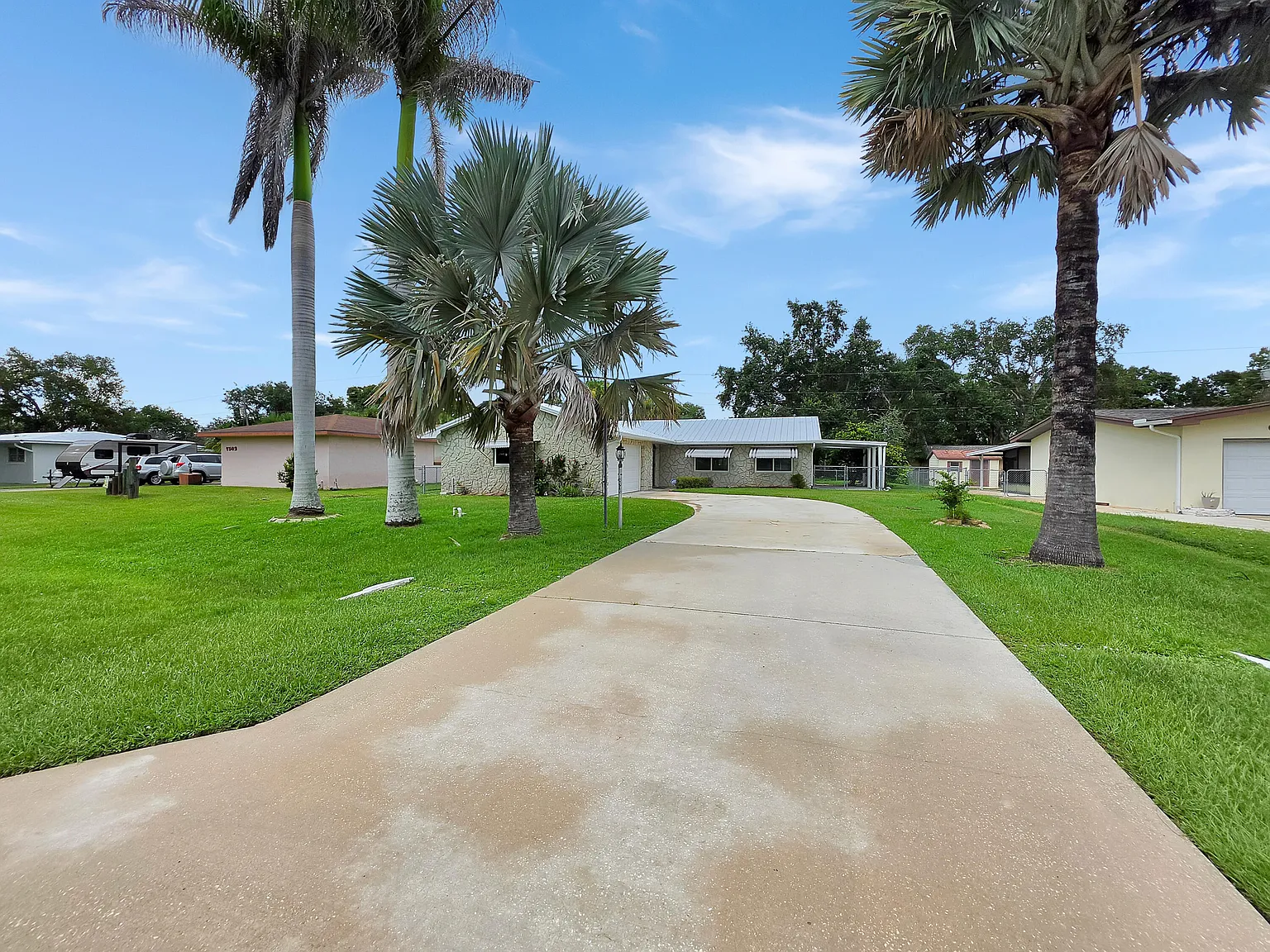 3 bed, 2.0 bath, 1401 sqft, $2,500 — Photo 1