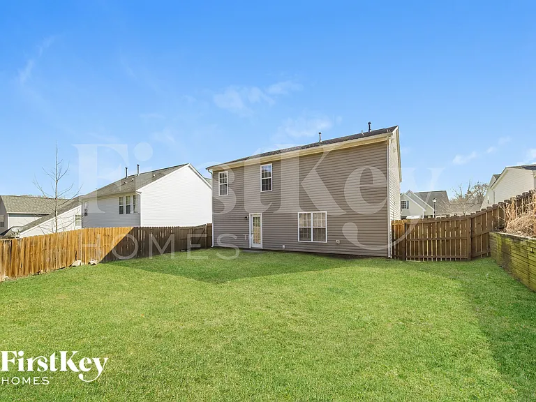 828 Peachtree Meadows Cir — Photo 15