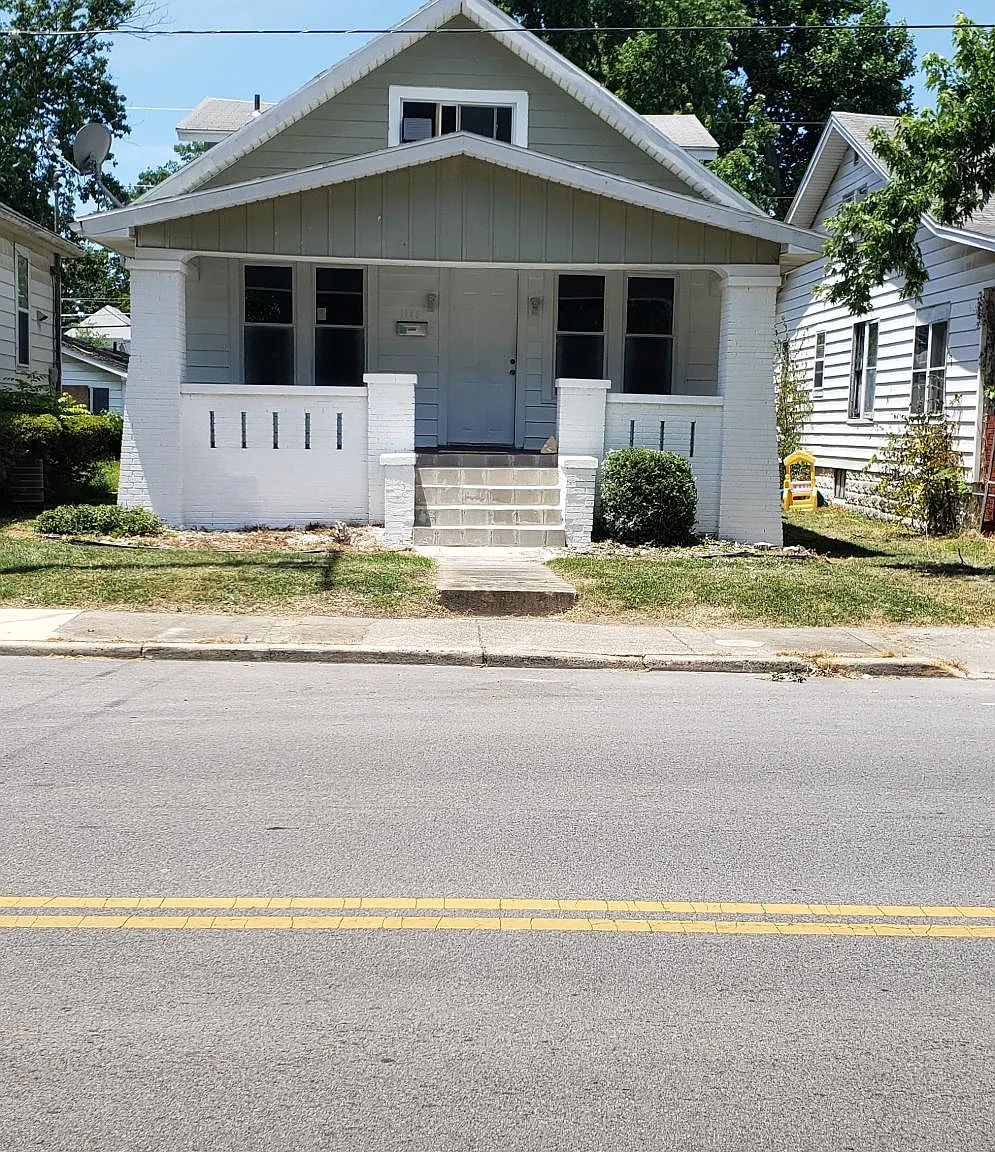 1105 Lodge Ave — Photo 1