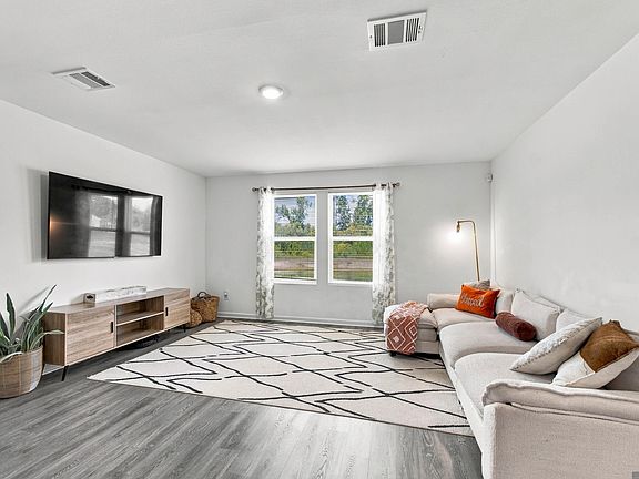 2nd image of 713 Aleppo Ln