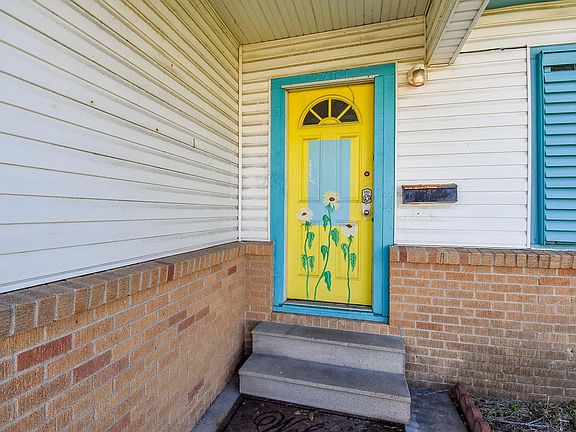 3rd image of 2209 Saladia St