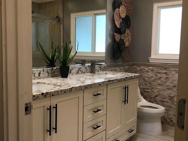 303 Mackenzie Dr — Photo 1