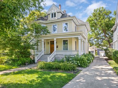 350 N Delaplaine Rd, Riverside, IL, 60546